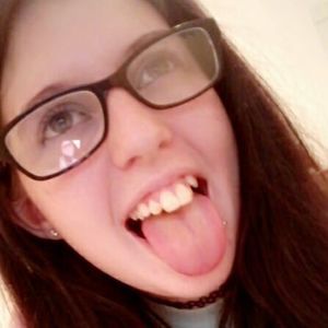 Meet your Posher, Tia